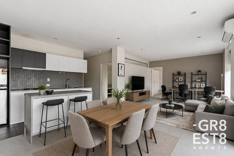 Photo - 4/92 Waverley Road, Malvern East VIC 3145 - Image 1