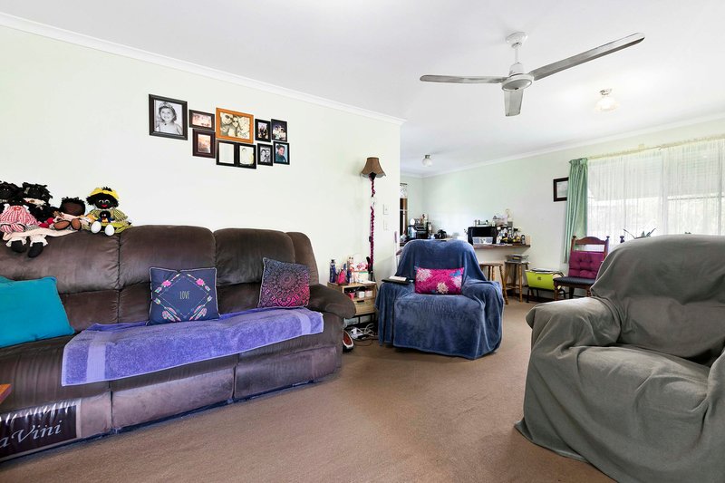 Photo - 493 Boat Harbour Drive, Torquay QLD 4655 - Image 4