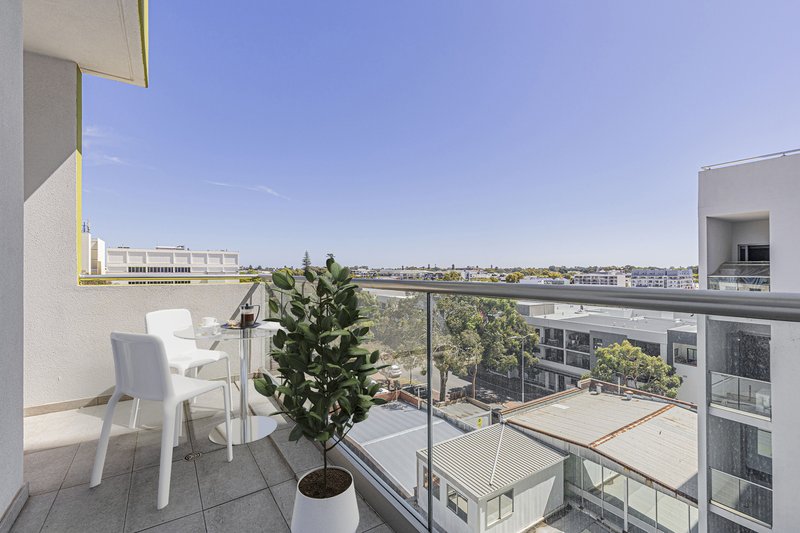 Photo - 49/33 Newcastle Street, Perth WA 6000 - Image 10