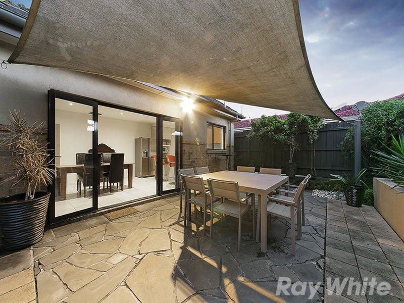 Photo - 4/94-96 Warrigal Road, Parkdale VIC 3195 - Image 6