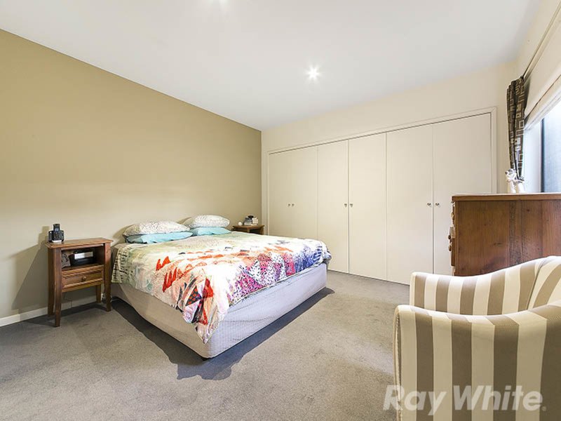 Photo - 4/94-96 Warrigal Road, Parkdale VIC 3195 - Image 10