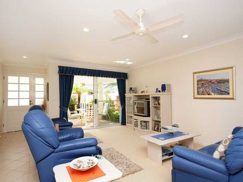 Photo - 49/45 Swanton Drive, Mudgeeraba QLD 4213 - Image 2