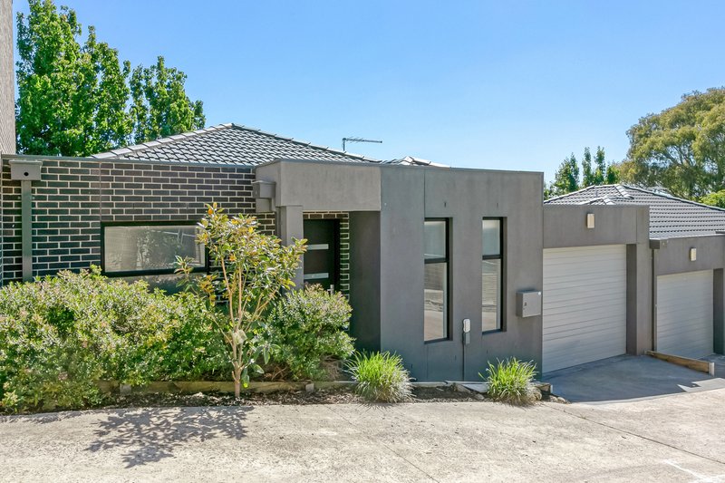 Photo - 4/96 Darebin Boulevard, Reservoir VIC 3073 - Image 2