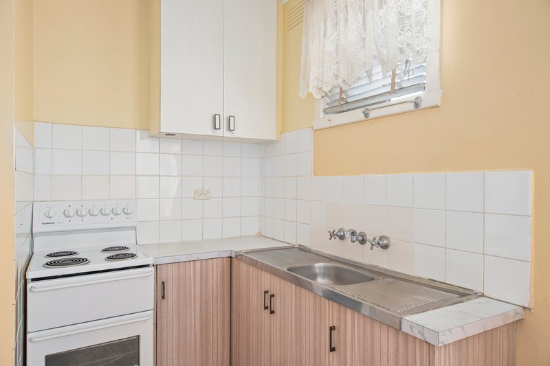 Photo - 4/96 Saltley Street, South Kingsville VIC 3015 - Image 4
