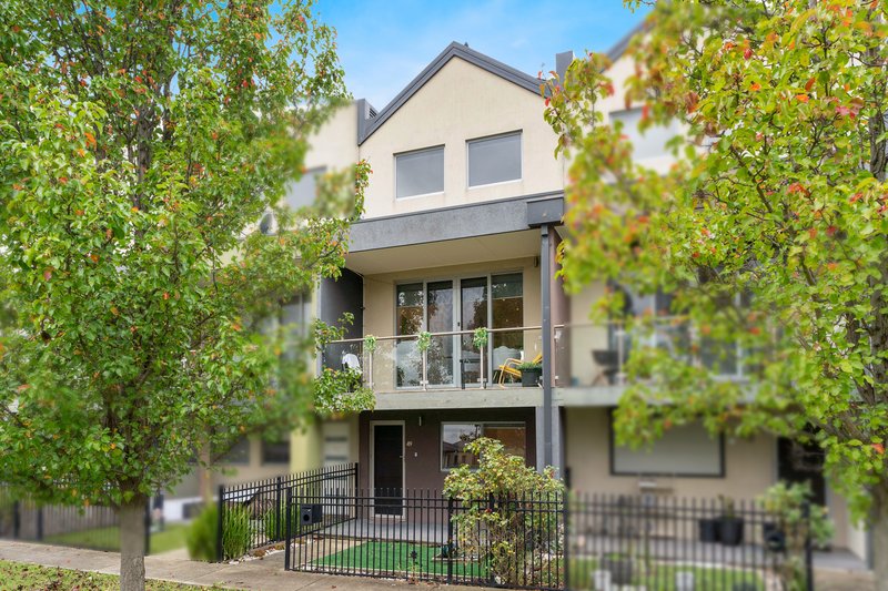 Photo - 49/60 Cradle Mountain Drive, Craigieburn VIC 3064 - Image 1