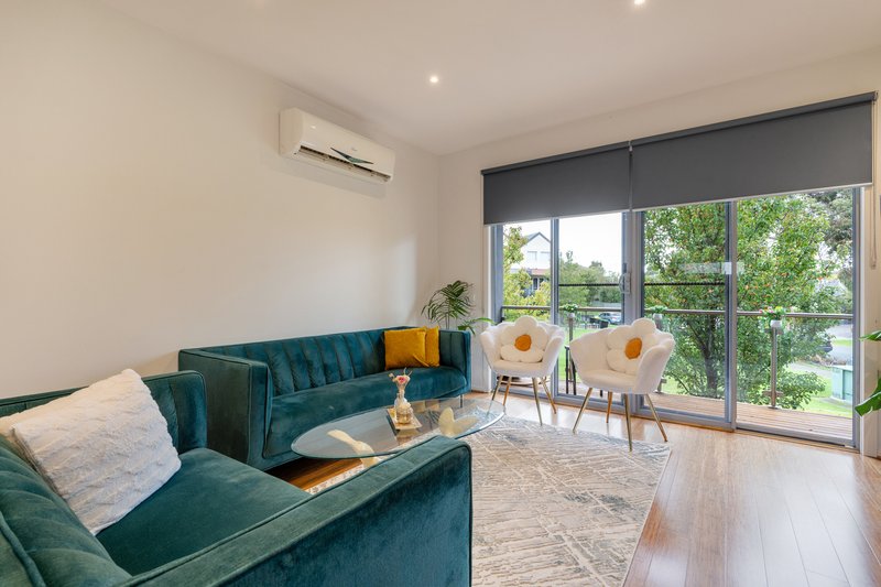 Photo - 49/60 Cradle Mountain Drive, Craigieburn VIC 3064 - Image 4
