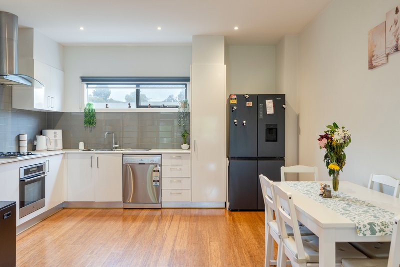 Photo - 49/60 Cradle Mountain Drive, Craigieburn VIC 3064 - Image 6