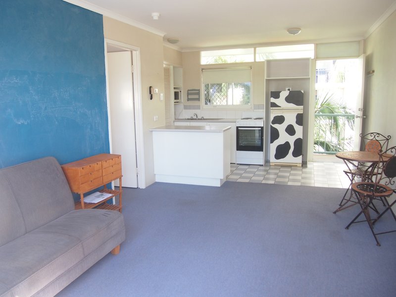 Photo - 49/69-73 Ferny Avenue, Surfers Paradise QLD 4217 - Image 5