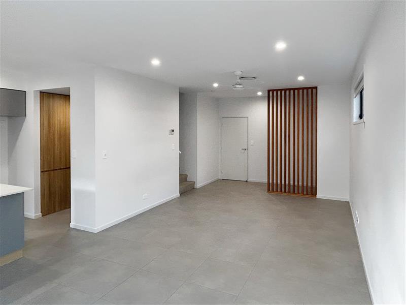 Photo - 49/8 Ben Dalley Drive, Helensvale QLD 4212 - Image 3