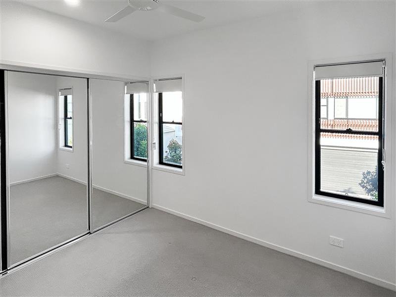 Photo - 49/8 Ben Dalley Drive, Helensvale QLD 4212 - Image 6