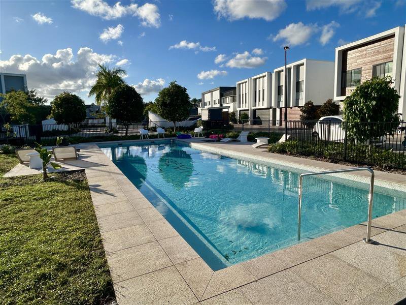 Photo - 49/8 Ben Dalley Drive, Helensvale QLD 4212 - Image 10