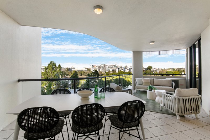 Photo - 49/9 Sylvan Road, Toowong QLD 4066 - Image 9