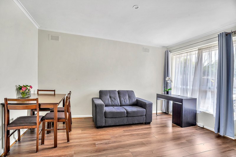 Photo - 4/990-992 Heatherton Road, Noble Park VIC 3174 - Image 4