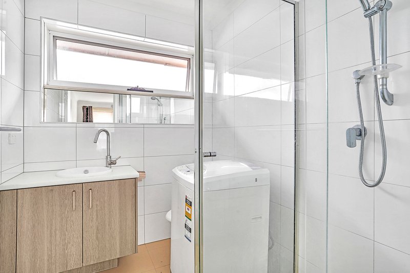 Photo - 4/990-992 Heatherton Road, Noble Park VIC 3174 - Image 5