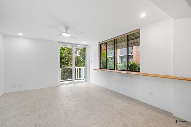 Photo - 4/999 Gold Coast Highway, Palm Beach QLD 4221 - Image 6