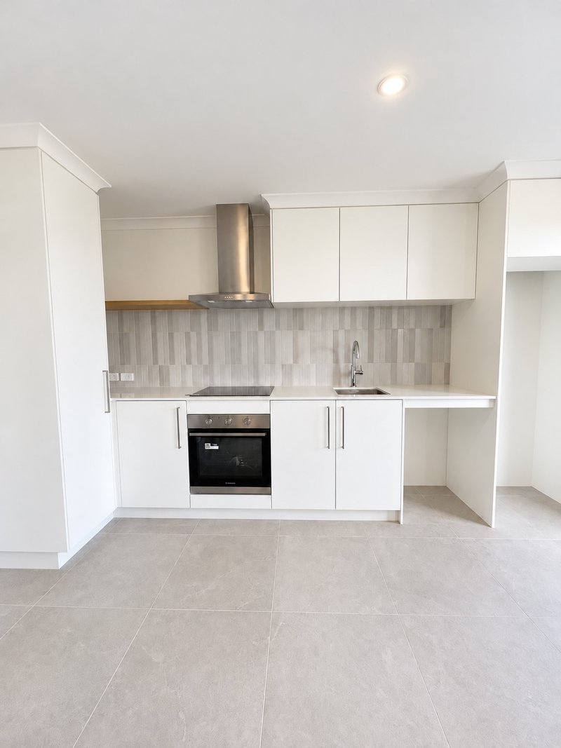 Photo - 49A Alabaster Approach, Jindalee WA 6036 - Image 2