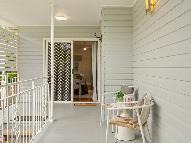 Photo - 49A Donald Street, Woody Point QLD 4019 - Image 2