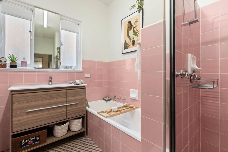 Photo - 4/9A Fordholm Road, Hawthorn VIC 3122 - Image 4