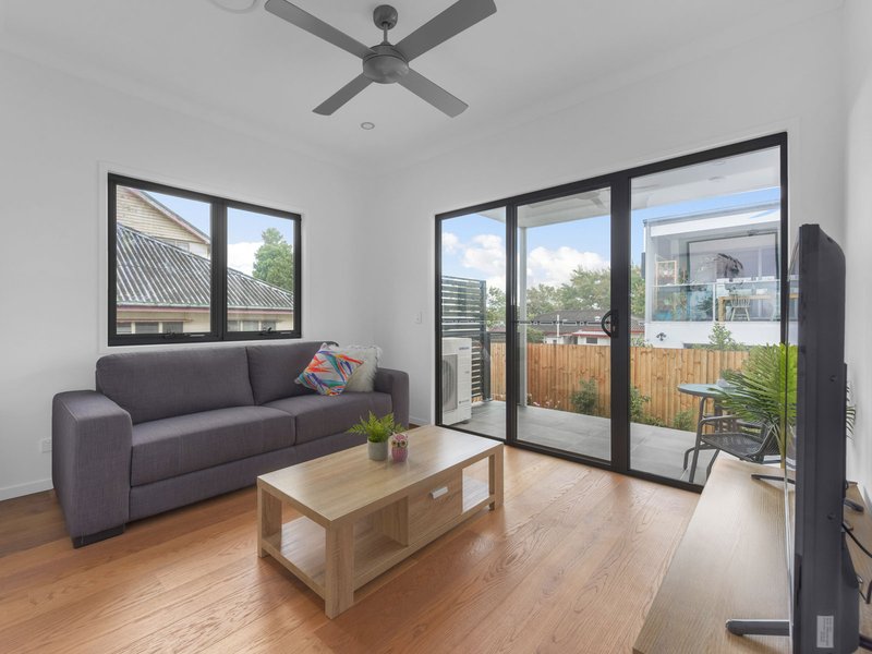 Photo - 49A Headfort Street, Greenslopes QLD 4120 - Image 7