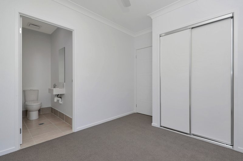 Photo - 49A Royston Circuit, Farley NSW 2320 - Image 3