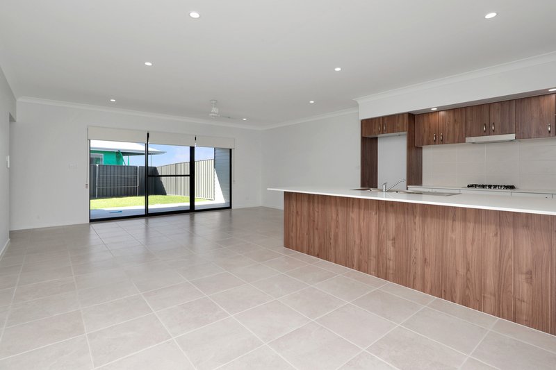 Photo - 49A Royston Circuit, Farley NSW 2320 - Image 6