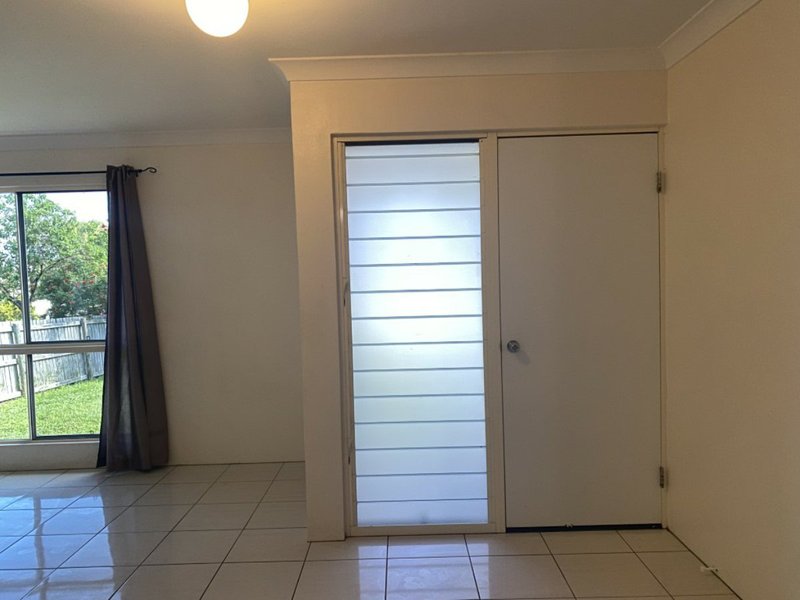 Photo - 4a & 4b Russell Street, Bowen QLD 4805 - Image 10