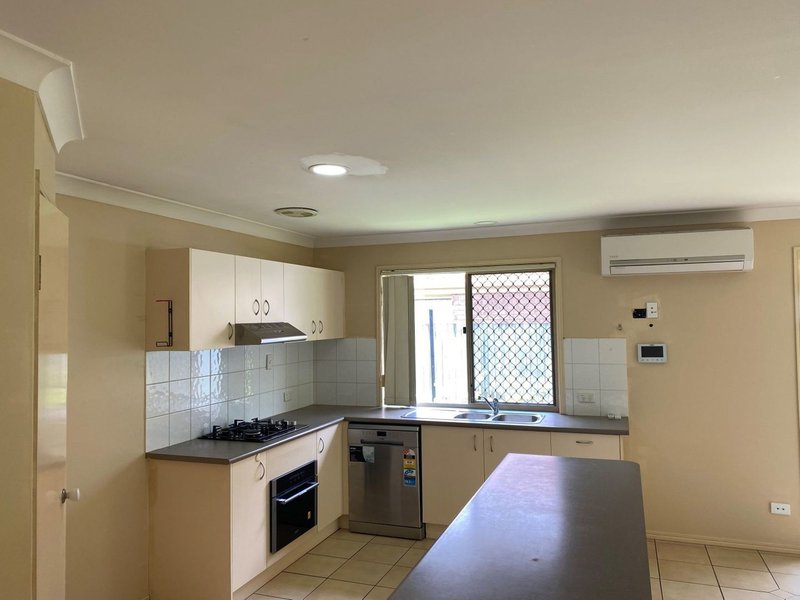 Photo - 4A Ash Court, Carindale QLD 4152 - Image 2