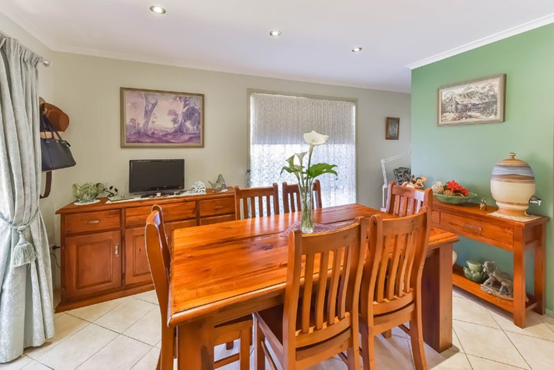 Photo - 4a Azalea Place, Macquarie Fields NSW 2564 - Image 3