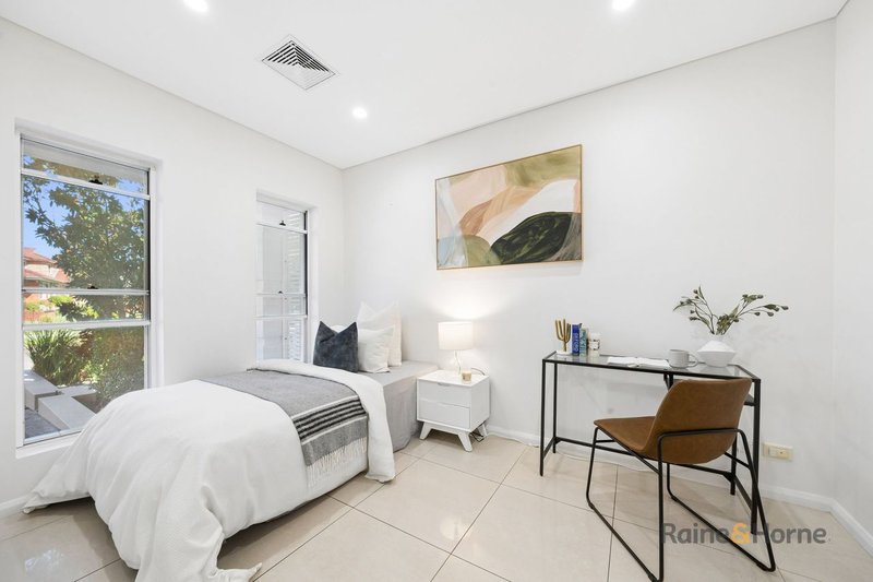 Photo - 4A Barellan Avenue, Carlingford NSW 2118 - Image 4