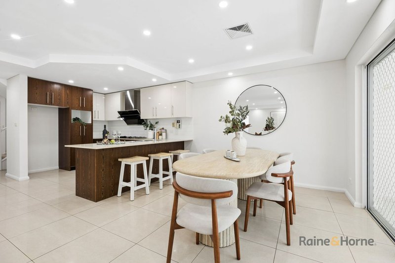 Photo - 4A Barellan Avenue, Carlingford NSW 2118 - Image 9