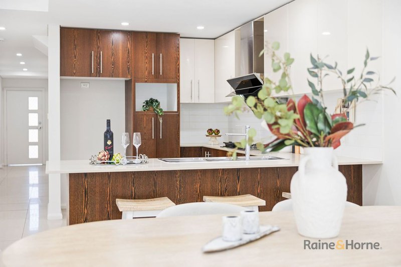 Photo - 4A Barellan Avenue, Carlingford NSW 2118 - Image 10