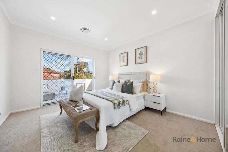 Photo - 4A Barellan Avenue, Carlingford NSW 2118 - Image 11