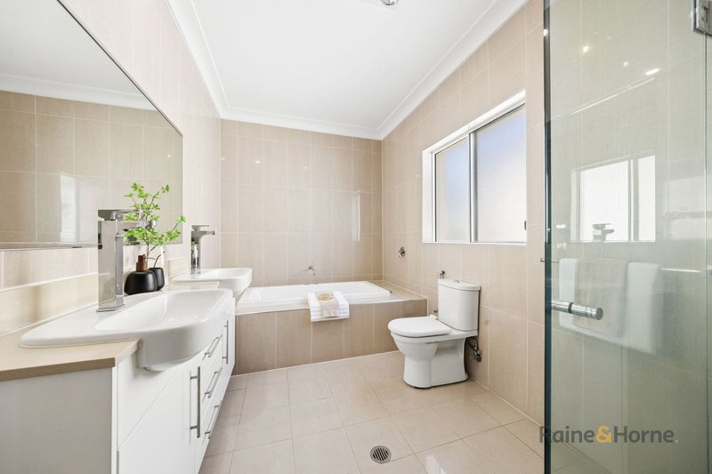 Photo - 4A Barellan Avenue, Carlingford NSW 2118 - Image 16
