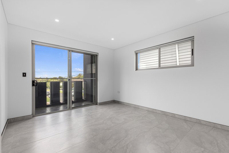 Photo - 4A Blackshaw Avenue, Mortdale NSW 2223 - Image 10
