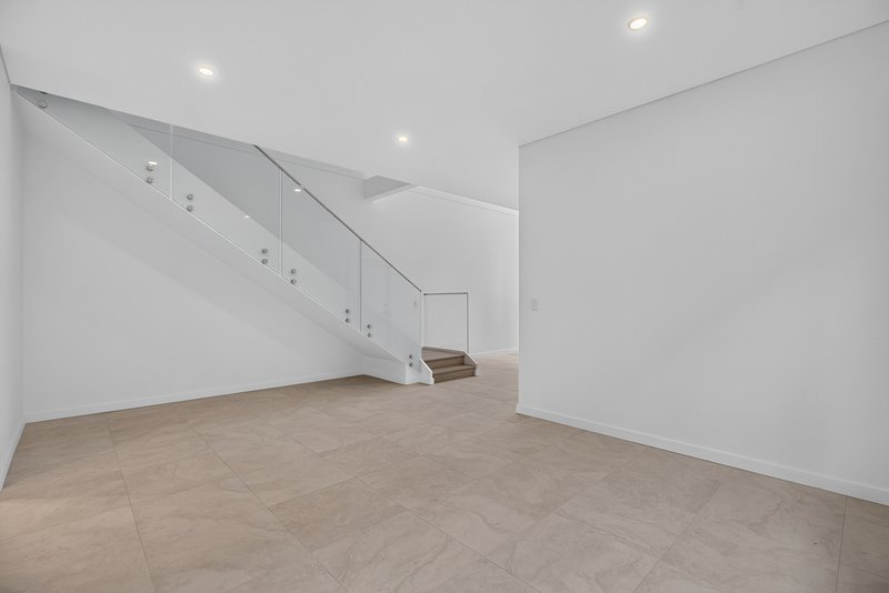 Photo - 4a Bunbury Road, Macquarie Fields NSW 2564 - Image 12