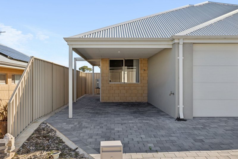 Photo - 4A Carp Way, Two Rocks WA 6037 - Image 1
