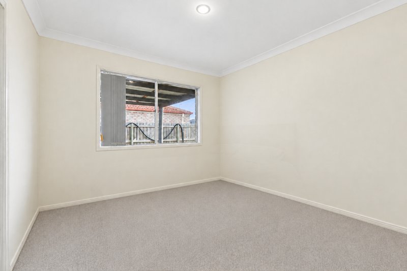Photo - 4A Coolabah Crescent, Bridgeman Downs QLD 4035 - Image 5