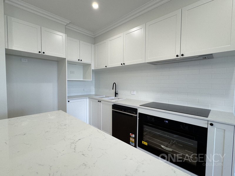 Photo - 4a Crestwood Drive, Goulburn NSW 2580 - Image 3