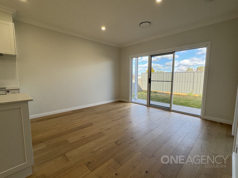 Photo - 4a Crestwood Drive, Goulburn NSW 2580 - Image 4