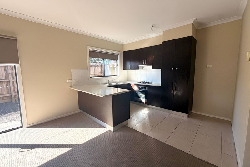 Photo - 4A Jason Place, Hampton Park VIC 3976 - Image 4