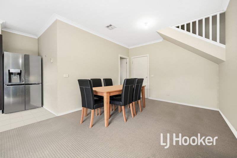 Photo - 4A Jason Place, Hampton Park VIC 3976 - Image 5