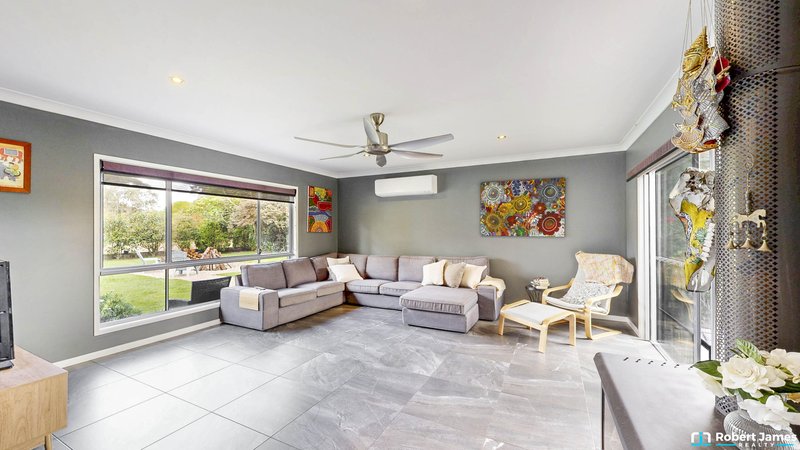 Photo - 4A Jirrima Crescent, Cooroibah QLD 4565 - Image 10