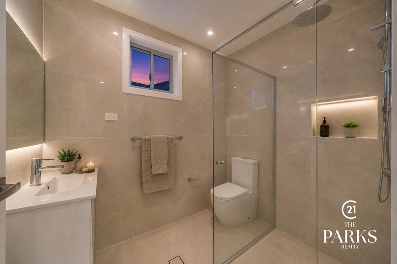 Photo - 4a Moffitt Crescent, Edensor Park NSW 2176 - Image 5