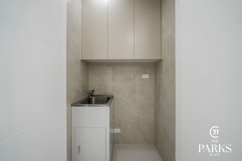Photo - 4a Moffitt Crescent, Edensor Park NSW 2176 - Image 6