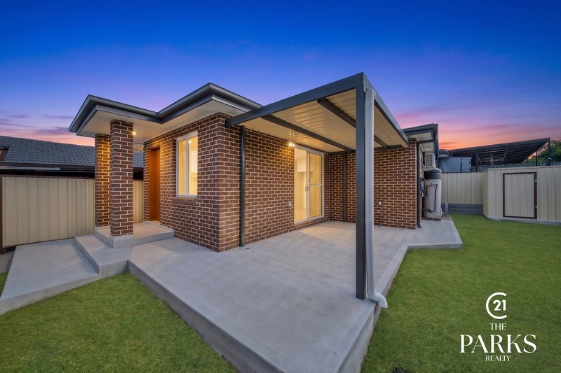 Photo - 4a Moffitt Crescent, Edensor Park NSW 2176 - Image 8