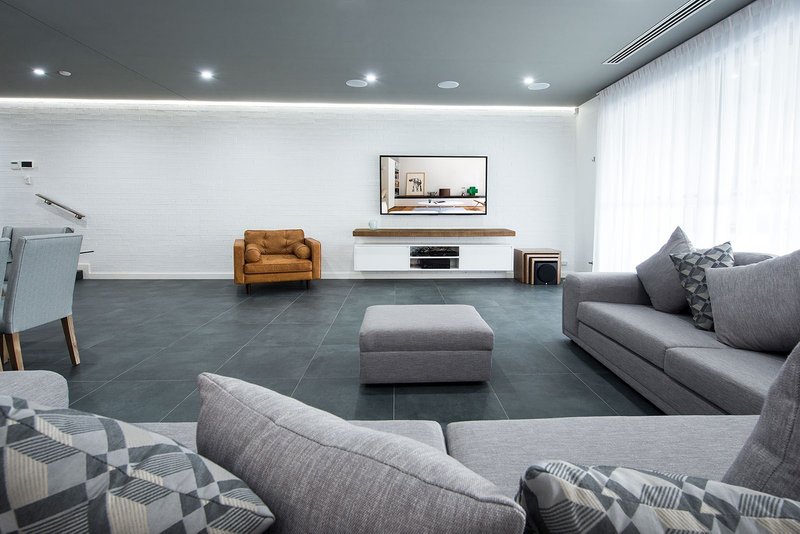 Photo - 4A Nelson Road, Earlwood NSW 2206 - Image 3