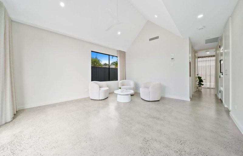 Photo - 4A Oval Street, Beenleigh QLD 4207 - Image 2