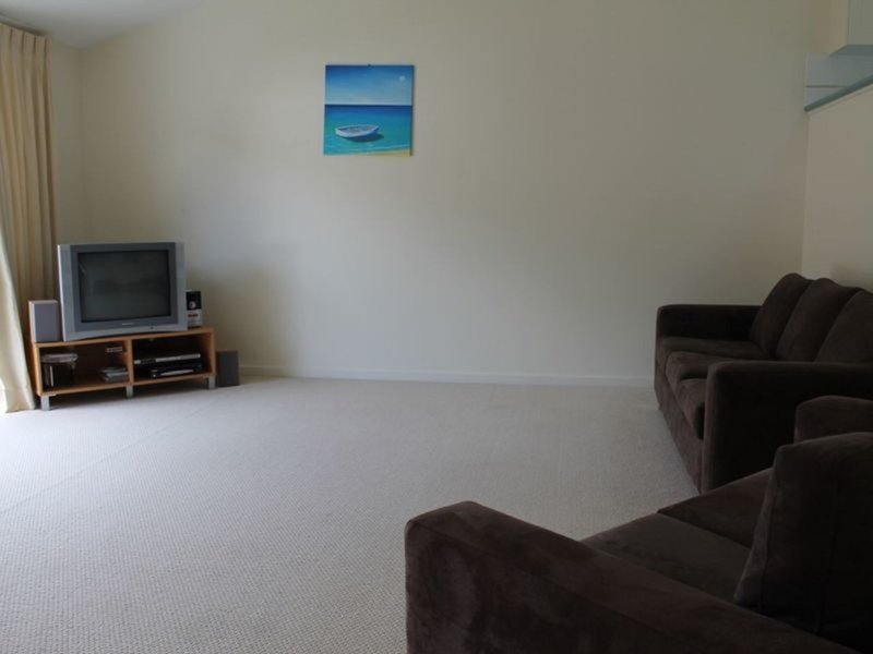 Photo - 4a Rosemary Close, Malua Bay NSW 2536 - Image 4