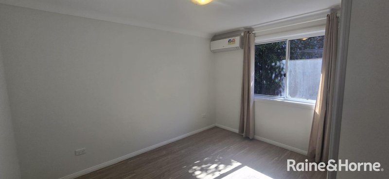 Photo - 4A Swallow Place, Ingleburn NSW 2565 - Image 4