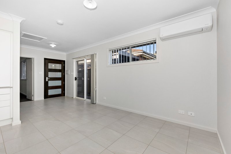 Photo - 4A Tulip Place, Quakers Hill NSW 2763 - Image 2